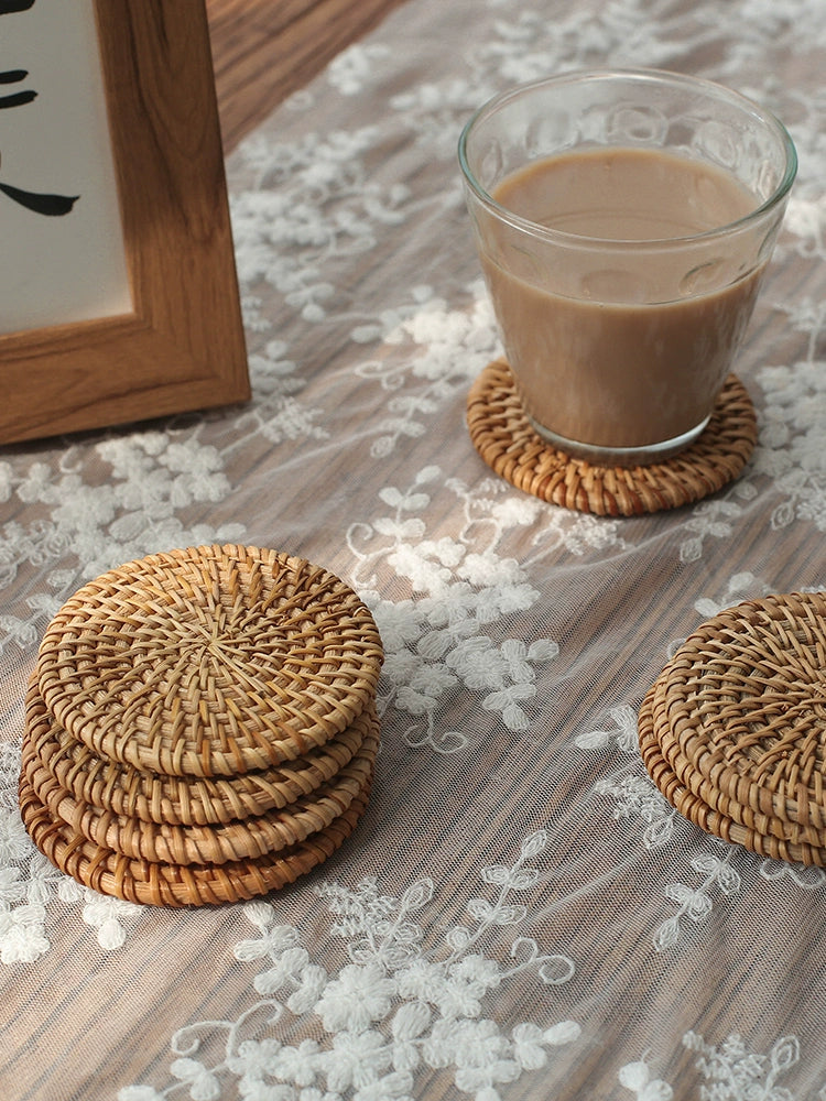 Japanese-style rattan coasters, ins, literary and artistic household gadgets, household woven thermal insulation mats, anti-scalding, photographic decoration props
