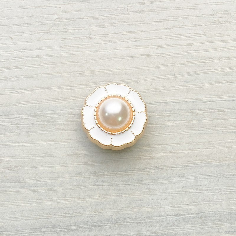 Golden Gleam Pearl Charm