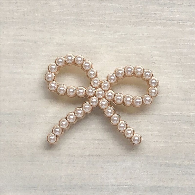 Golden Gleam Pearl Charm