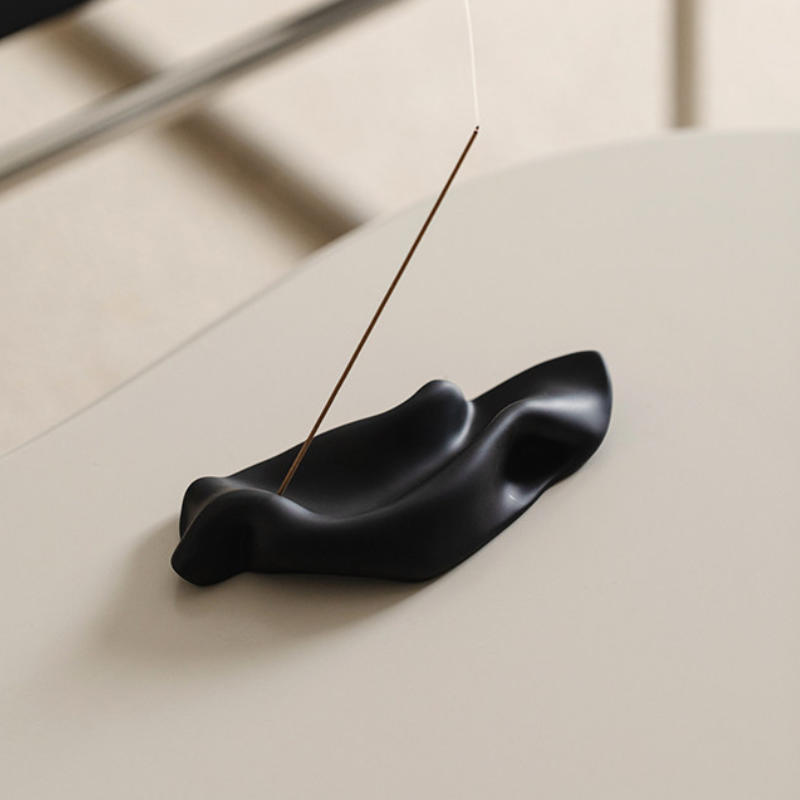 Organic Leaf Incense Holder – Sculptural Object