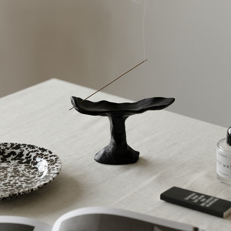 Organic Wave Incense Holder – Sculptural Object