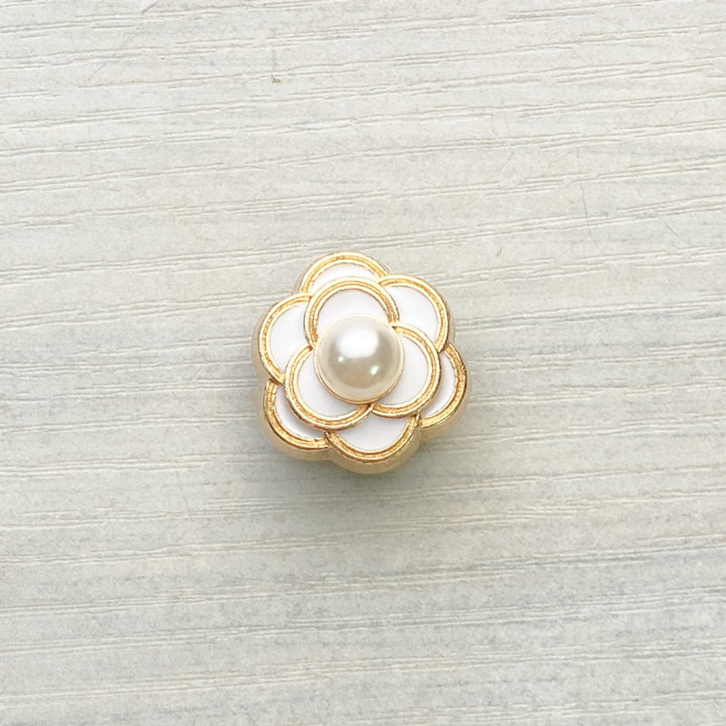 Golden Gleam Pearl Charm