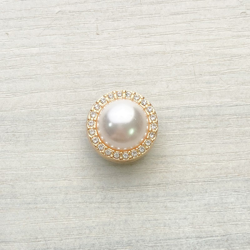 Golden Gleam Pearl Charm
