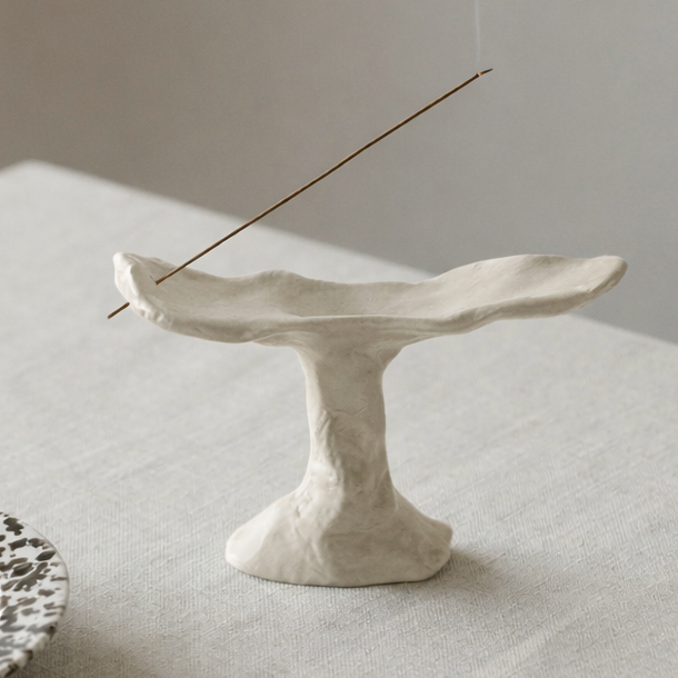 Organic Wave Incense Holder – Sculptural Object