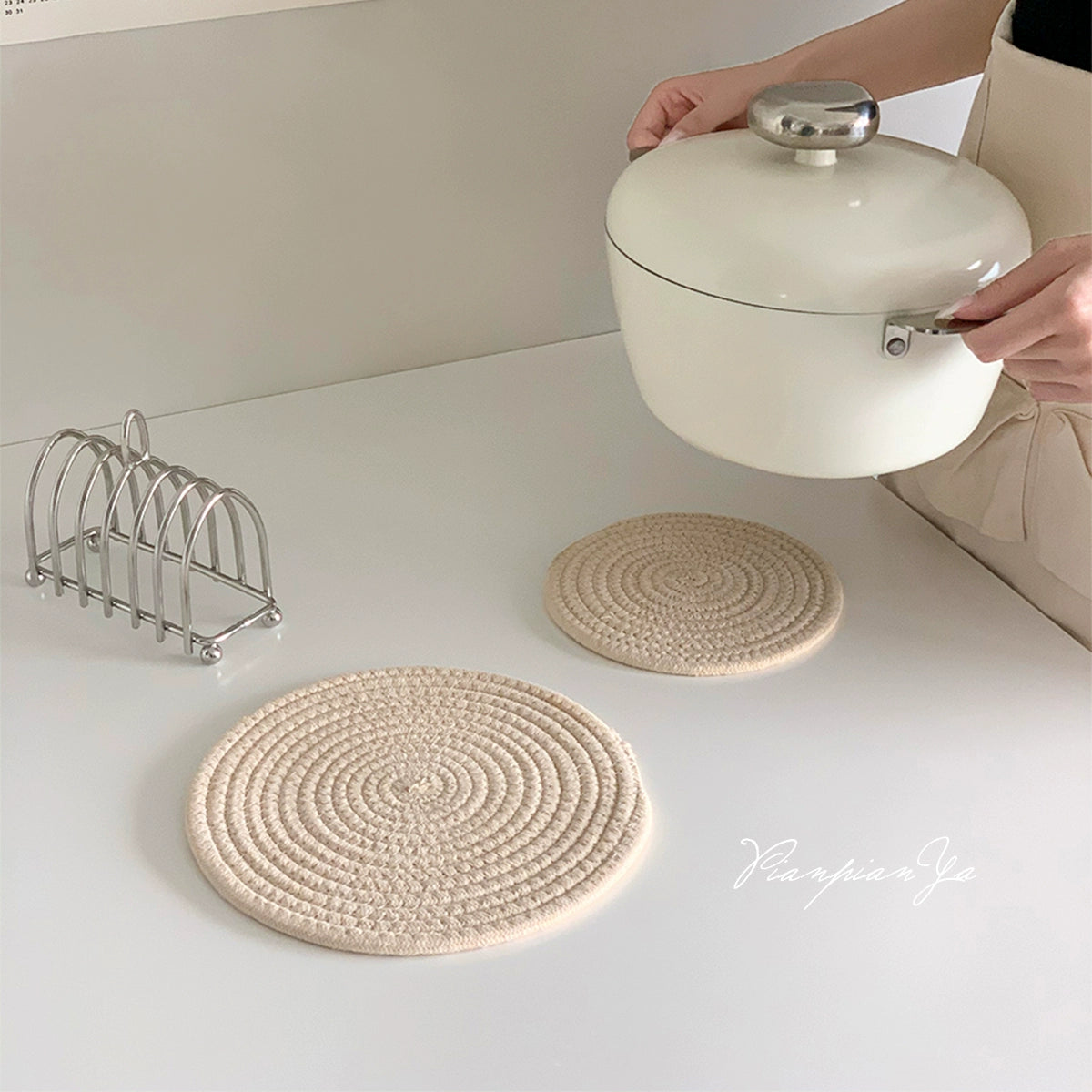 Simple Round Home Kitchen Insulated Mat Cotton Rope Woven Placemat Coffee Mat Vintage Dining Room Anti-Scald Table Mat